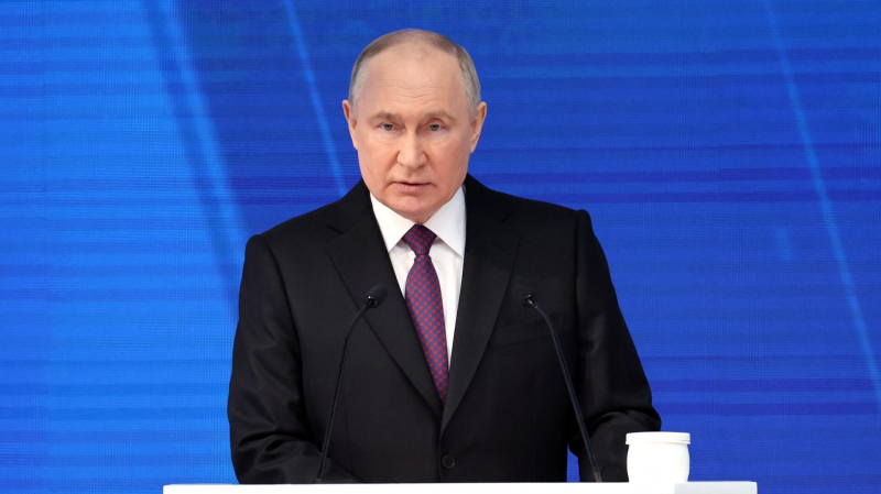 Проблема бедности в России остается острой, заявил Путин