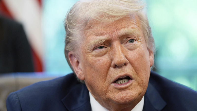 Трамп заявил, что Украина скоро будет сокрушена