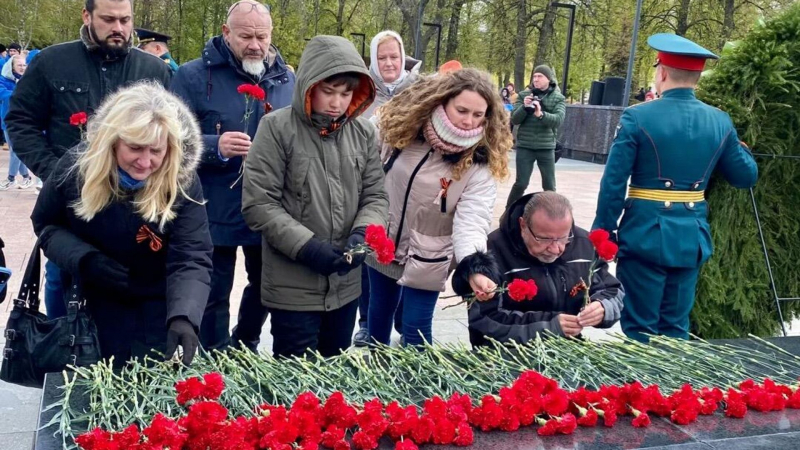 Переехавшие в Нижегородскую область иностранцы посетили парад Победы