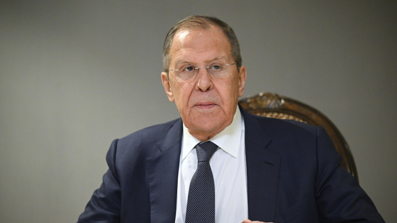 Россия заинтересована в сотрудничестве Ирана и МАГАТЭ, заявил Лавров