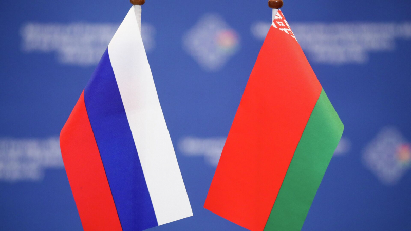 Россию и Белоруссию не удалось выдавить с мирового рынка, заявили в МЭР