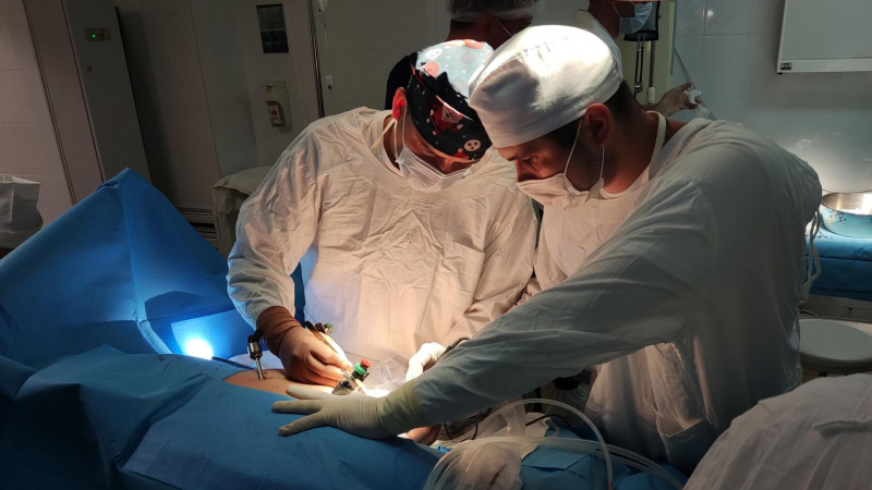 Врачи клиники КФУ впервые эндоскопически удалили грыжу шейного отдела