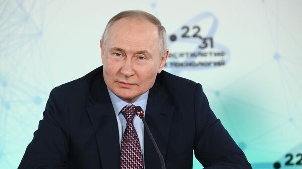 Путин пообещал решить проблему обеспечения армии медсредствами