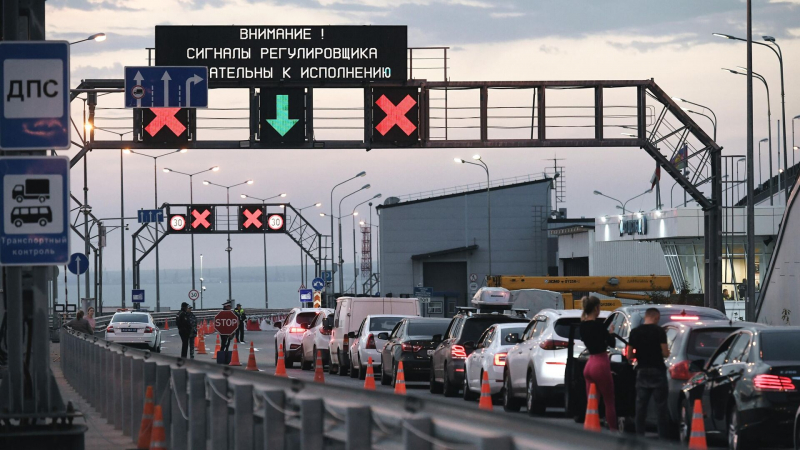 На Крымском мосту восстановили движение