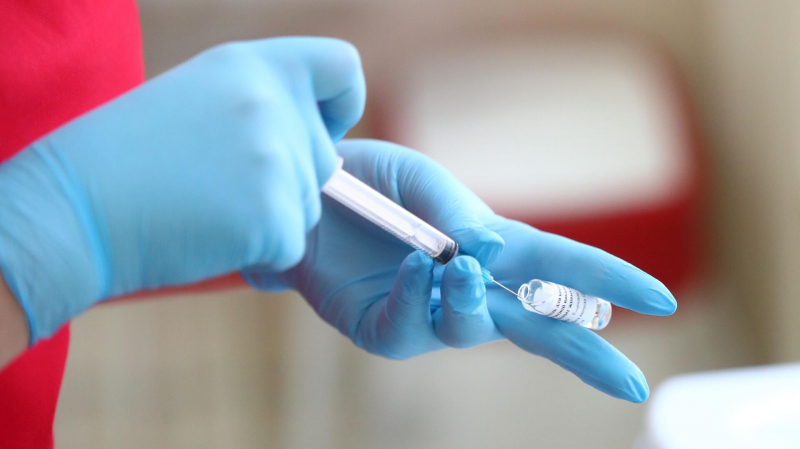Москва начала клинические исследования двух обновленных вакцин от COVID-19
