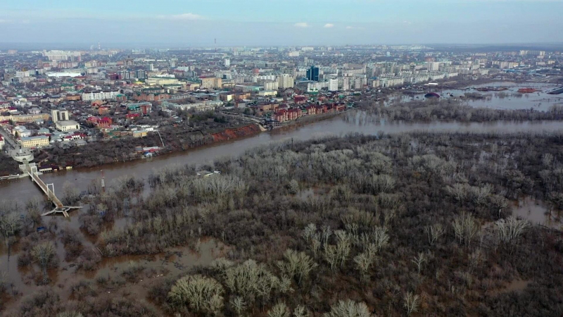 Уровень воды в реке Урал в Оренбурге за два часа снова повысился 